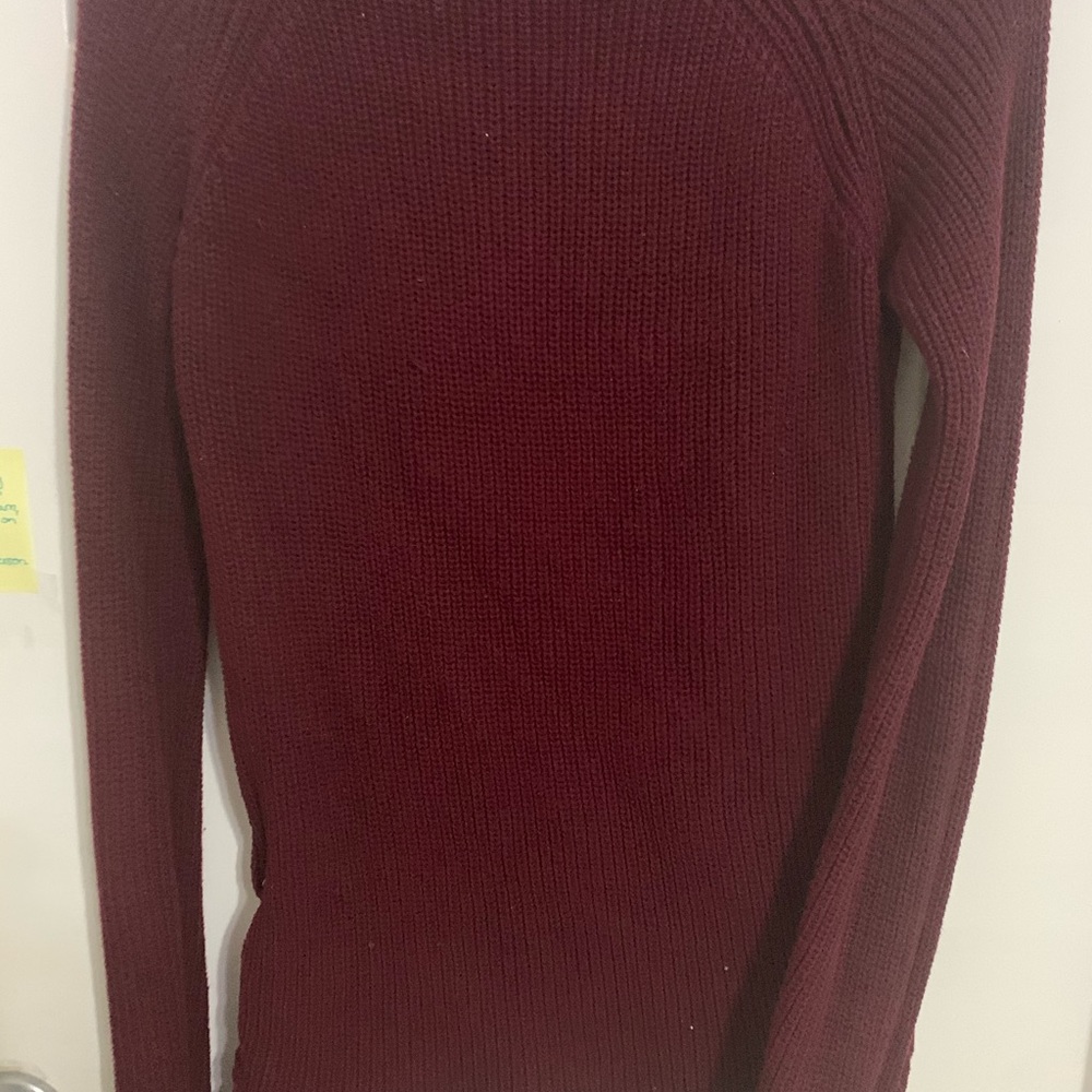 Red sweater - Picture 3 of 3